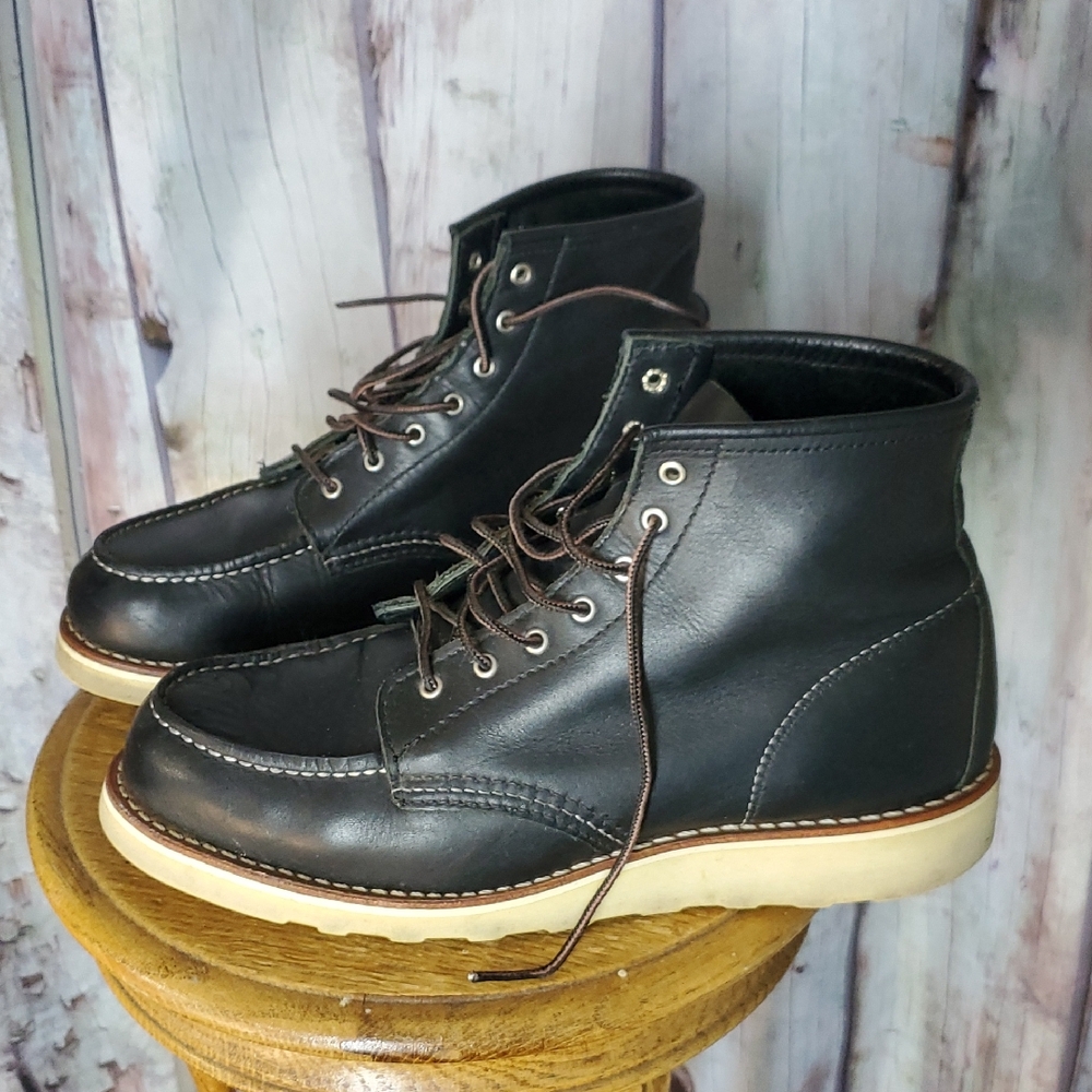 Red Wing 3373 Womens Sz. 9 Classic Moc Boot